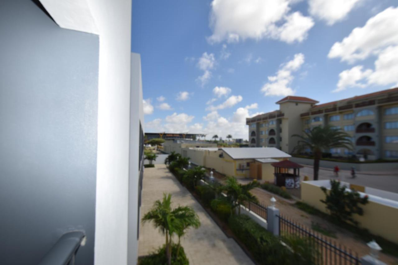 Arena Condos Aruba - 250 m from Eagle Beach Palm Beach Exterior foto
