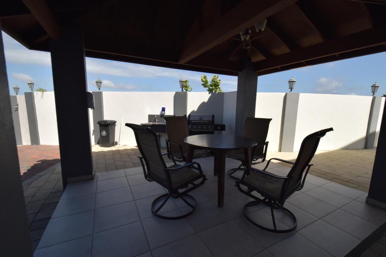 Arena Condos Aruba - 250 m from Eagle Beach Palm Beach Exterior foto