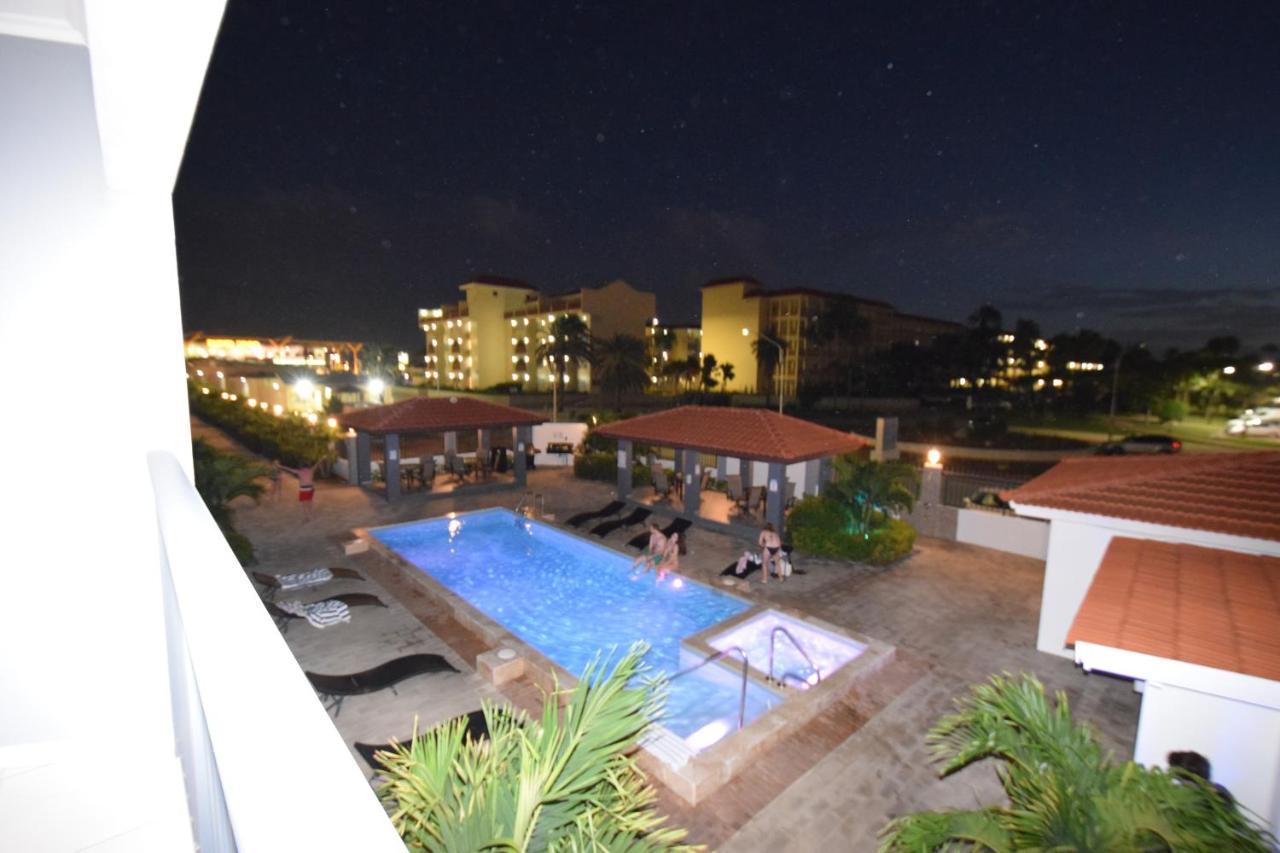 Arena Condos Aruba - 250 m from Eagle Beach Palm Beach Exterior foto